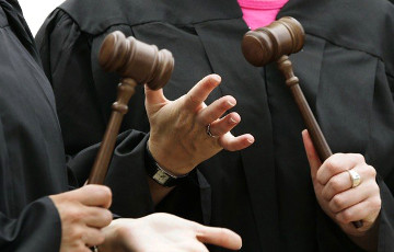 Суд над судьями: 24 года на двоих с конфискацией имущества
