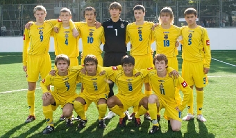 Белорусы поспорят с украинцами за 5-е место на юношеском футбольном турнире в Минске