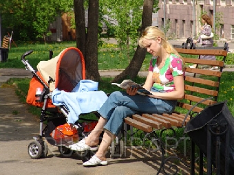 Размеры детских пособий в Беларуси возрастают с февраля на 4,9%