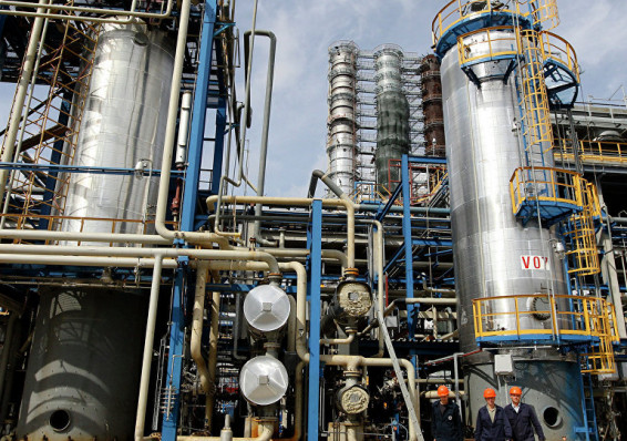 Нефть для беларусских НПЗ в следующем году подорожает на 17,7 доллара за тонну