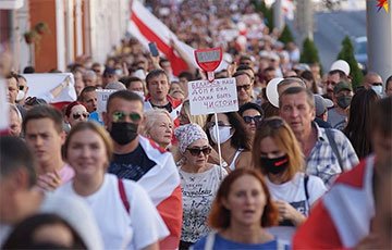 Гомельская Нина Багинская о протестах: Нас поддерживало очень много людей
