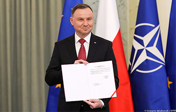 Президент Польши подписал стратегию нацбезопасности, где РФ названа главной угрозой