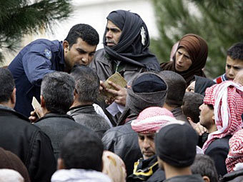 На ливанской границе насчитали две тысячи беженцев из Сирии