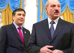 Лукашенко к Саакашвили посылает Москва