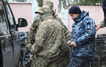 Около 15 захваченных РФ украинских моряков заявили, что они военнопленные