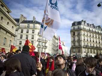 Парламент Франции окончательно одобрил пенсионную реформу