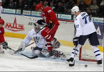 "Юность" и "Неман" одержали вторые победы в полуфинальных сериях чемпионата Беларуси по хоккею