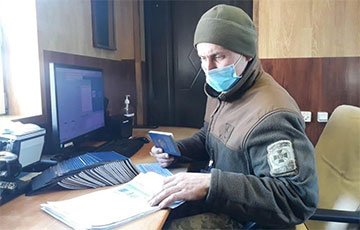 Украинские пограничники не пустили автобус из Беларуси