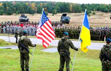 Politico: США рассматривают вариант отправки в Украину до 60 своих военных советников