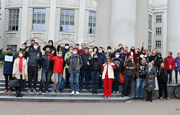 Сотрудники академии наук организовали акцию протеста вместо перерыва на обед