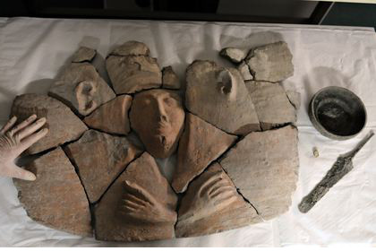 Израильские ученые нашли древний гроб с чиновником