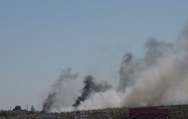 Боевики атаковали аэропорт Краматорска: взорван вертолет (Видео)