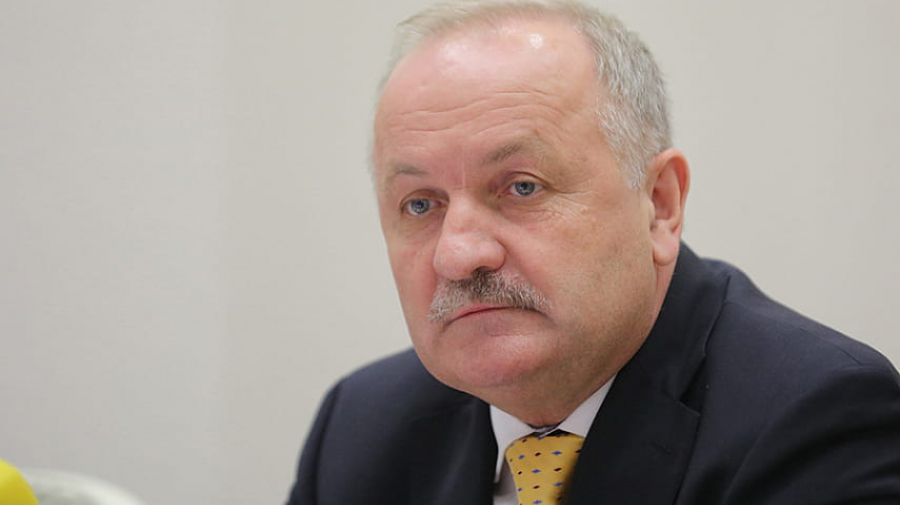 Глава Нацбанка рассказал, что хранит сбережения в белорусских рублях