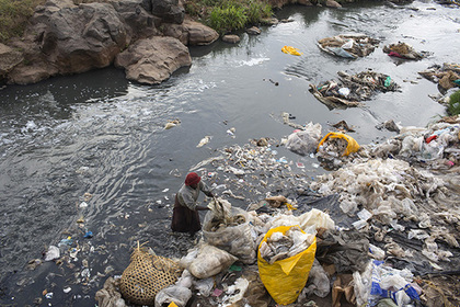 В Кении будут сажать на четыре года за использование пластиковых пакетов
