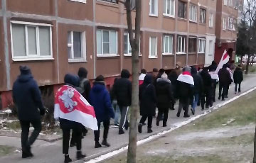 Жители Лошицы вышли на субботний марш