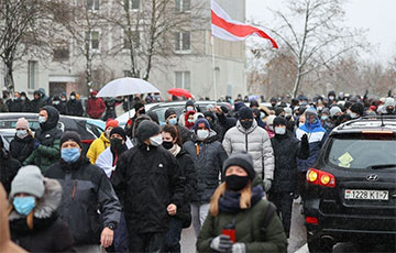 Белорусы выходят на воскресные протесты (Онлайн)