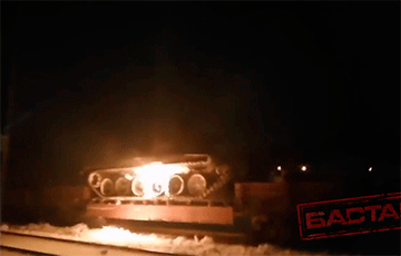 В Минске сожгли танк в знак протеста против бездействия армии