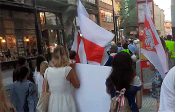 Чешские студенты прошлись маршем в знак солидарности с Беларусью