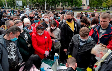 «Стоп таракан!»: легальные пикеты проходят в Минске и областных центрах Беларуси