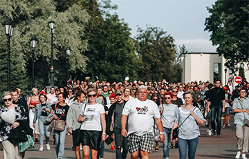Витебский марш: тысячи человек прошли колонной по всему городу
