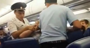 Пьяный россиянин устроил дебош в самолете