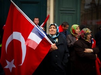 Турция приостановила отношения с Францией из-за закона о геноциде армян