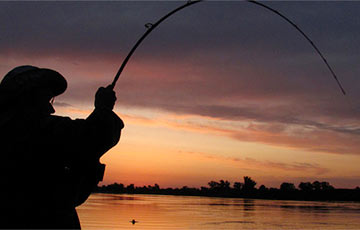 Гомельские рыбаки возмущены платной рыбалкой на Днепре: Мы платим за воду и воздух!