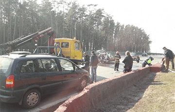 В Куропатах произошла авария с участием строительной техники