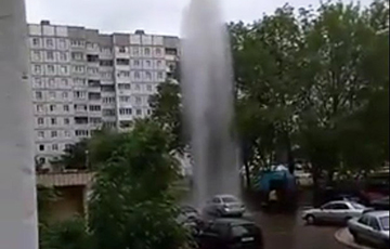 Видеофакт: В Минске бил фонтан высотой с пятиэтажку