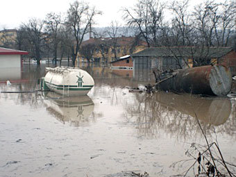На юге Болгарии затопило деревню из-за прорыва плотины