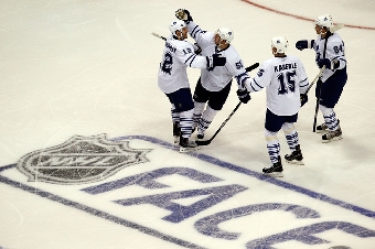 Шайбы Михаила Грабовского и Андрея Костицына помогли их командам одержать победы в чемпионате НХЛ