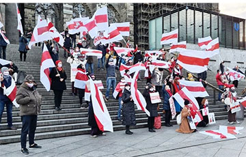 Как диаспора поддержала вышедших на Марш белорусов