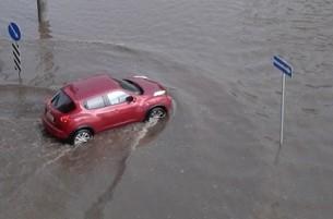 Ливневая канализация в Минске не справилась с майским дождем