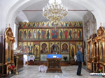 Тысячи верующих приходят в храмы Минска освятить пасхальную пищу