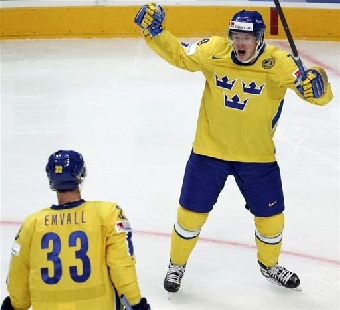 Сборная Финляндии стала третьим полуфиналистом чемпионата мира по хоккею