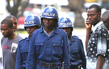 Глава МВД Беларуси будет учить полицейских из Зимбабве