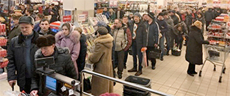 В магазинах «Евроопта» из-за «черной пятницы» стояли огромные очереди