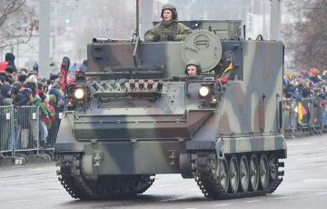 Литва передала Украине партию командно-штабных машин М577