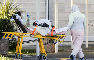 В Испании за последние сутки от коронавируса умерли 769 человек