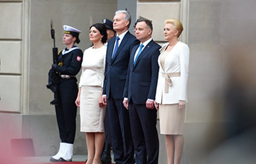 Президент Литвы прибыл с первым зарубежным визитом в Польшу
