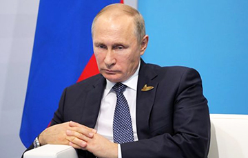 За год рейтинг доверия Путину упал почти на половину