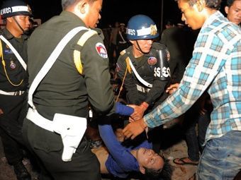 В давке на фестивале в Пномпене погибли почти 350 человек
