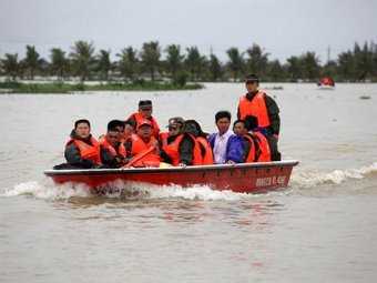 В Китае из-за наводнений эвакуировали полмиллиона человек