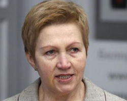 Ермакова пообещала не девальвировать белорусский рубль вслед за российским