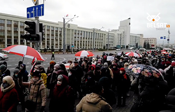 В Минске проходит Марш пенсионеров и медиков (Онлайн)