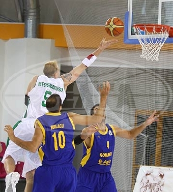 Белорусские баскетболисты проиграли в матчах молодежного чемпионата Европы