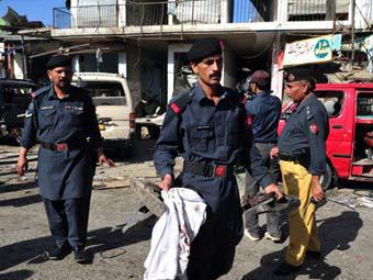 В результате теракта в Пешаваре ранены 18 полицейских