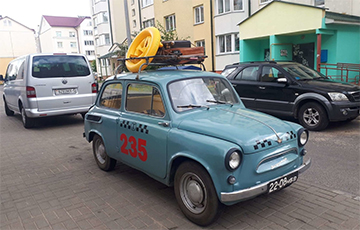 Фотофакт: В жодинском такси работает 55-летний «Запорожец»