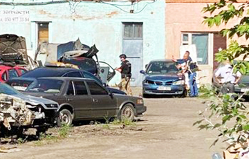 В Украине автоугонщик с гранатой взял в заложники полицейского