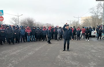 Протесты в Казахстане: хунта в Беларуси перед развилкой